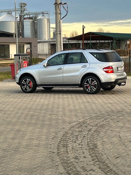 Mercedes ML 320 vând urgent