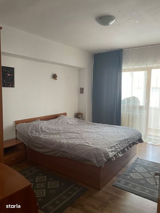 Apartament de vânzare 3 camere zona Sens