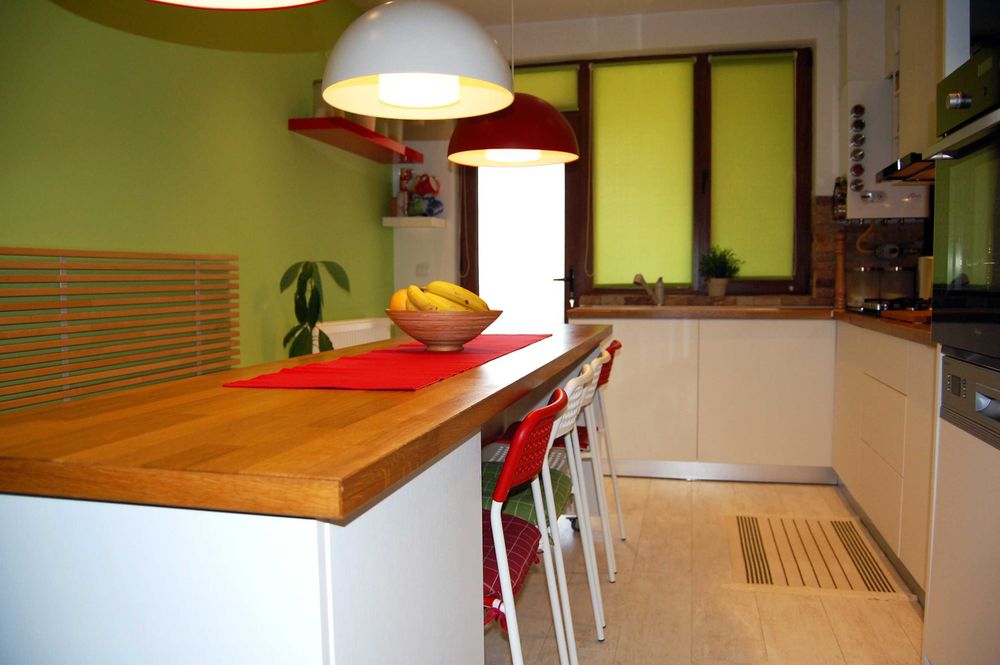 Apartament 3 camere de vanzare cu doua parcari si gradina generoasa - zona Sesul de sus Floresti