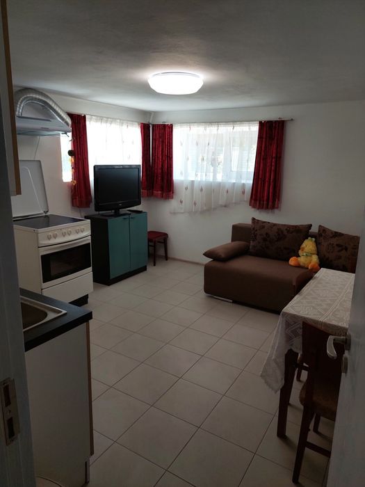 Дава се под наем Двустаен апартамент в Варна, Базар Левски - 40 кв.м за 331.5 € - Снимка #3