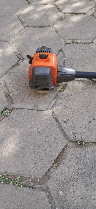 Продавам тример HUSQVARNA 553 RS-професионален