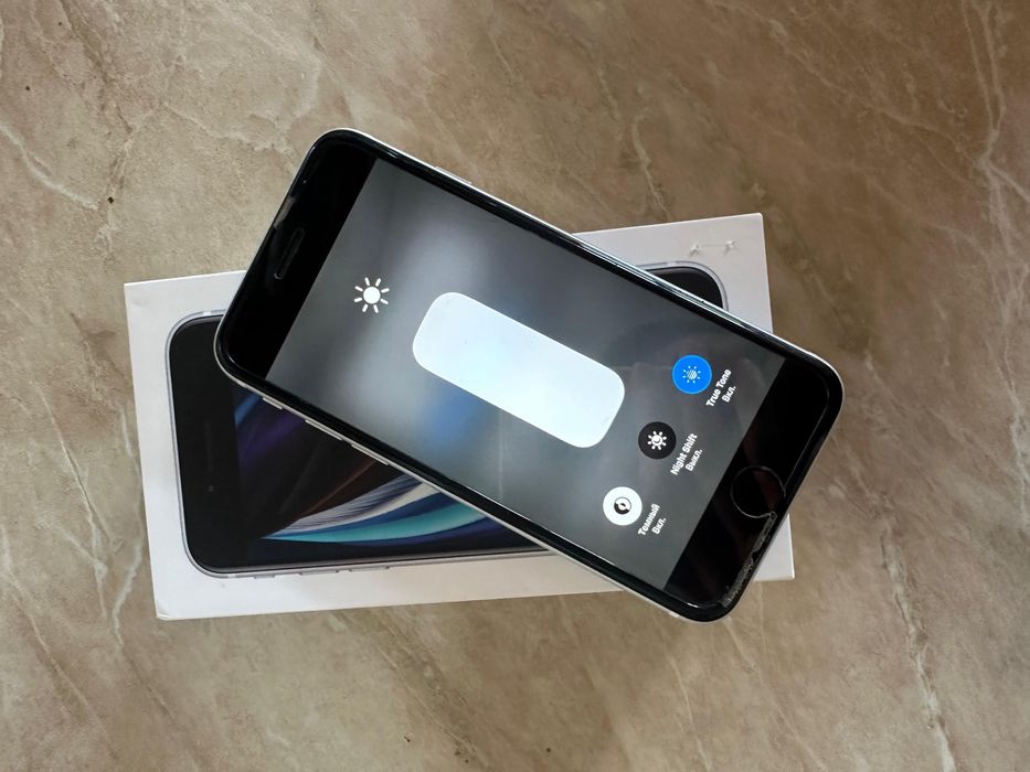 Iphone se 128gb 2020