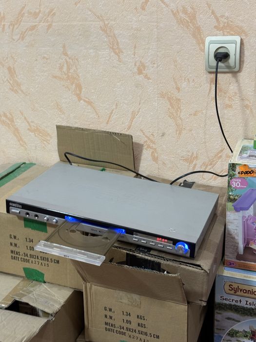 DVD-плеер Samsung DVD-820