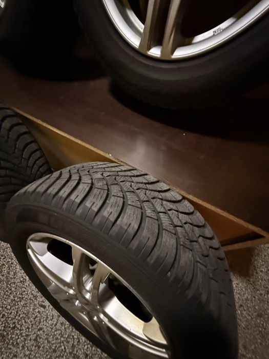 4 бр гуми Pirelli 205/60/R16 зимни