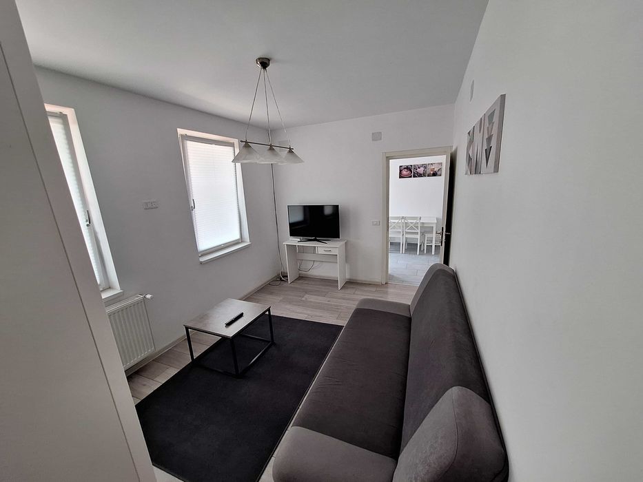 Inchiriez apartament cu 2 camere ultra central