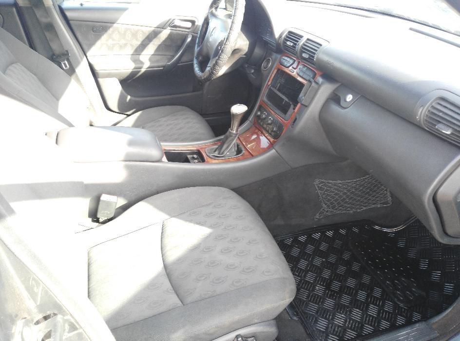 На Части Mercedes C220 CDI C-Класа W203 седан