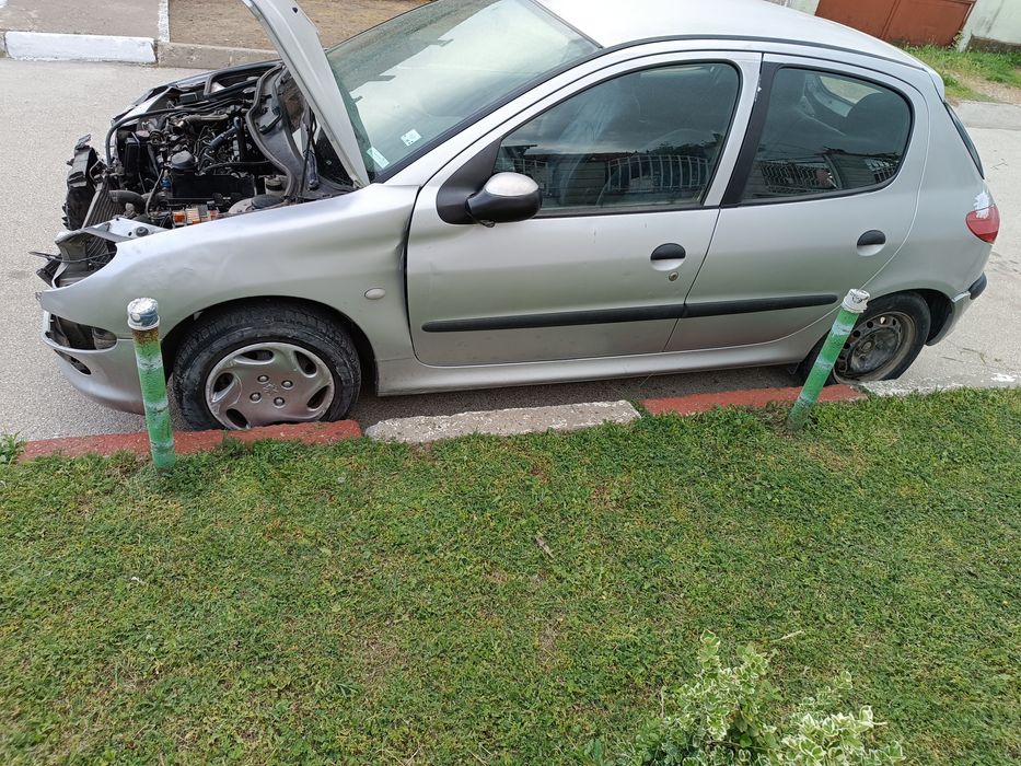 Peugeot 206 1.9 дизел на Части