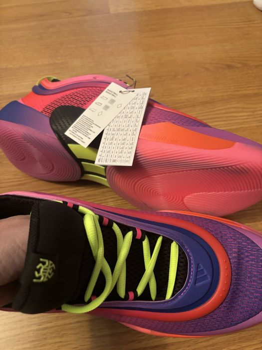 Нови оригинални маратонки за баскетбол/волейбол, размер 49 1/3