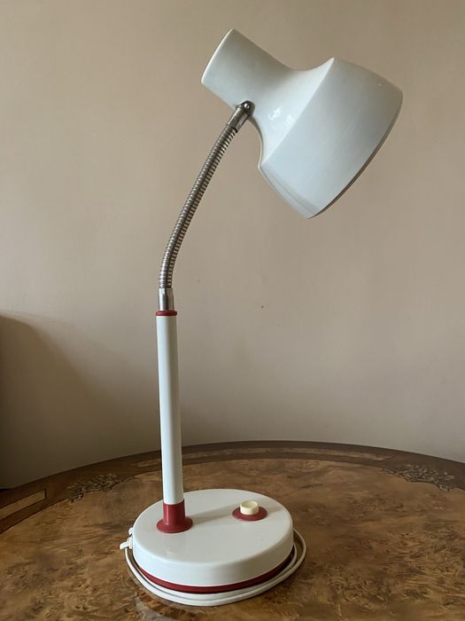 Продается  настолная лампа