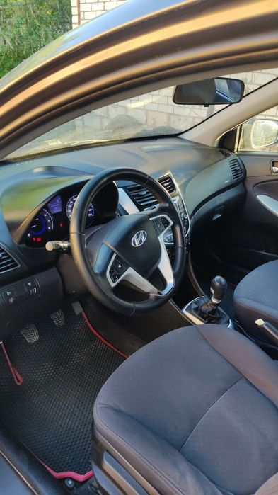 Автомобиль Hyundai  солярис