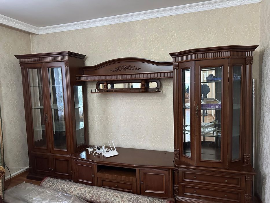 Стенка в зал срочно