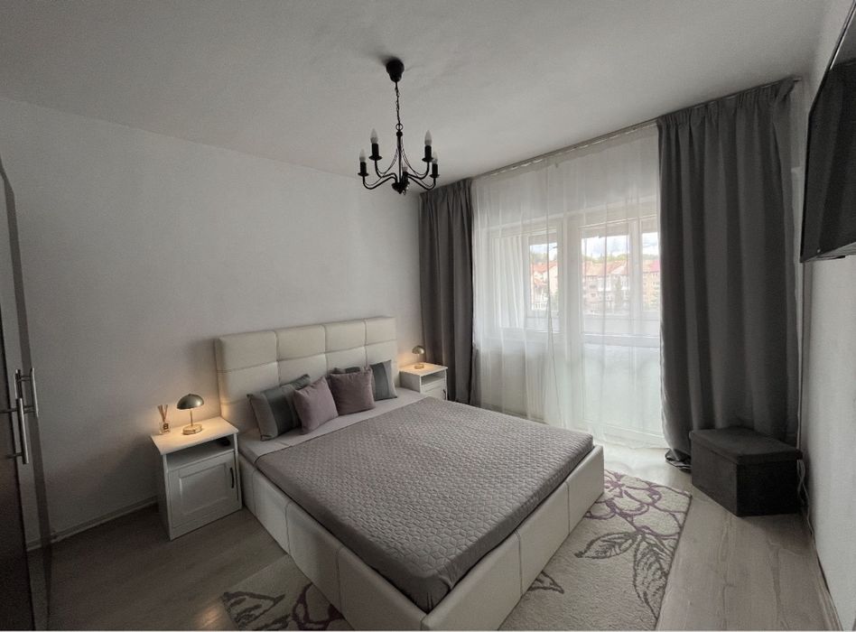 Vand apartament cu 3 camere ultra central