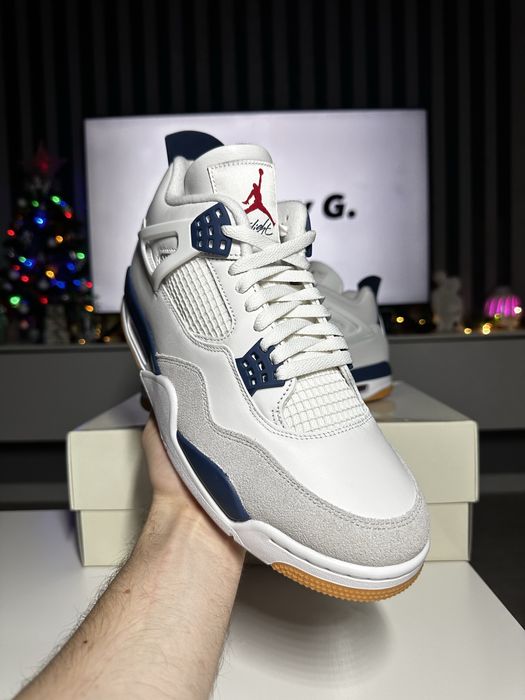 Jordan Retro 4 SB - Navy