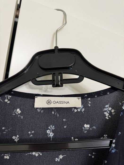 Платье в цветочек gaissina