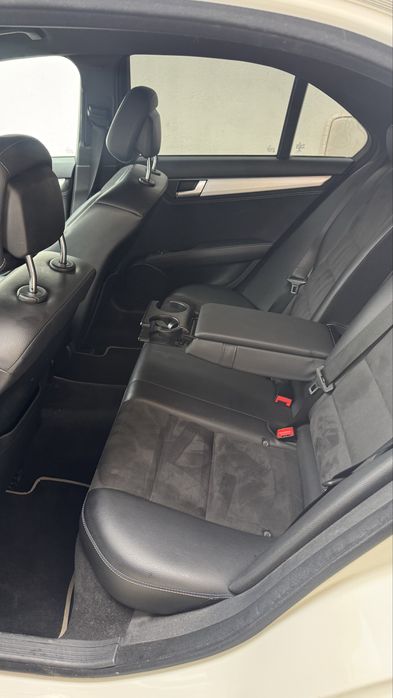 Mercedes-Benz C200 fără compresor
