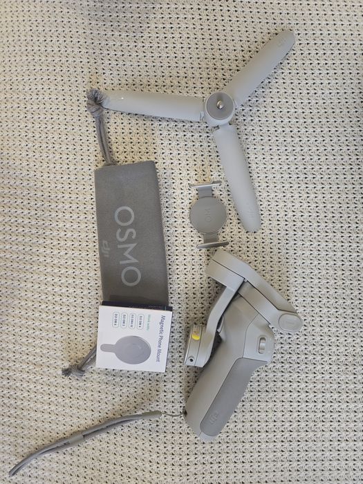 Ручной стабилизатор DJI OM4