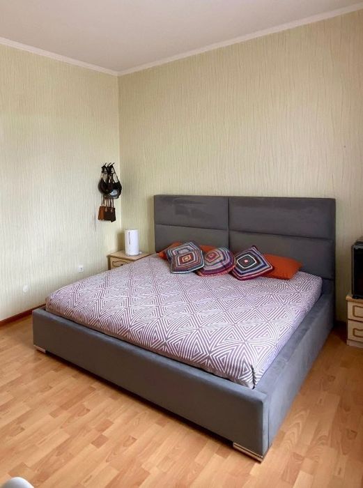 Кровать 180*200 в отличном состоянии