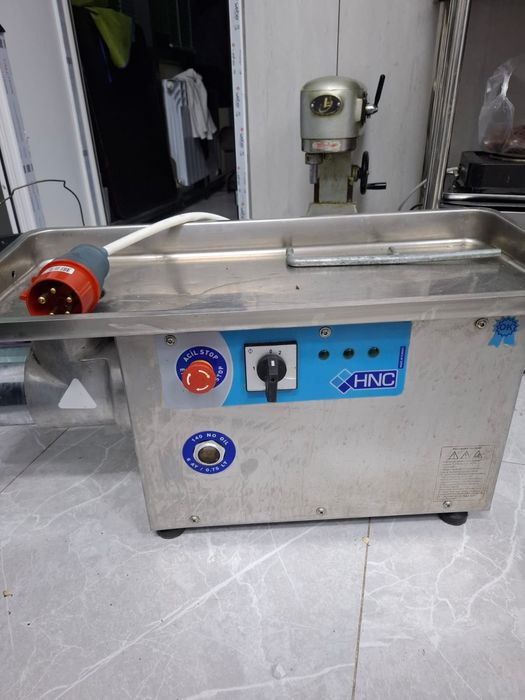 Продаётся мясорубка производственная