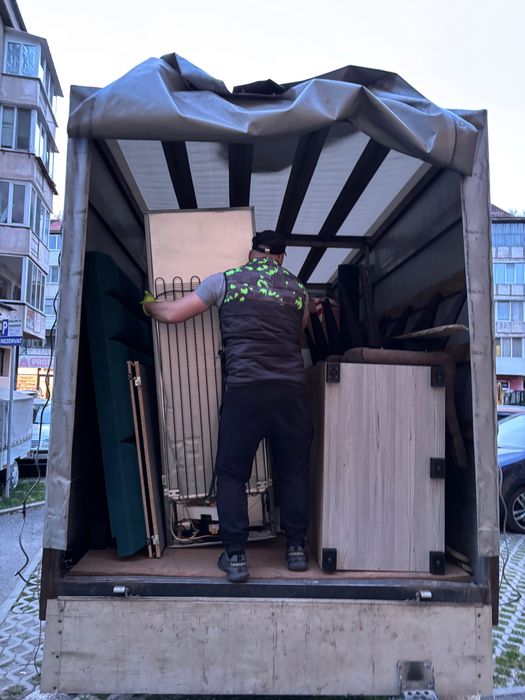 Debarasări Mutări Relocări Manipulanți Transport intern și internațional Golire Curățenie Evacuări Eliminări etc