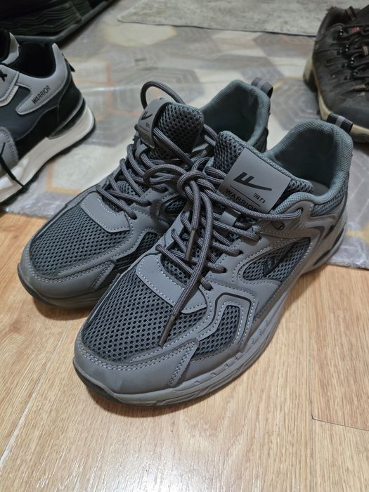 Продам кросовки спортивные для бега warrior