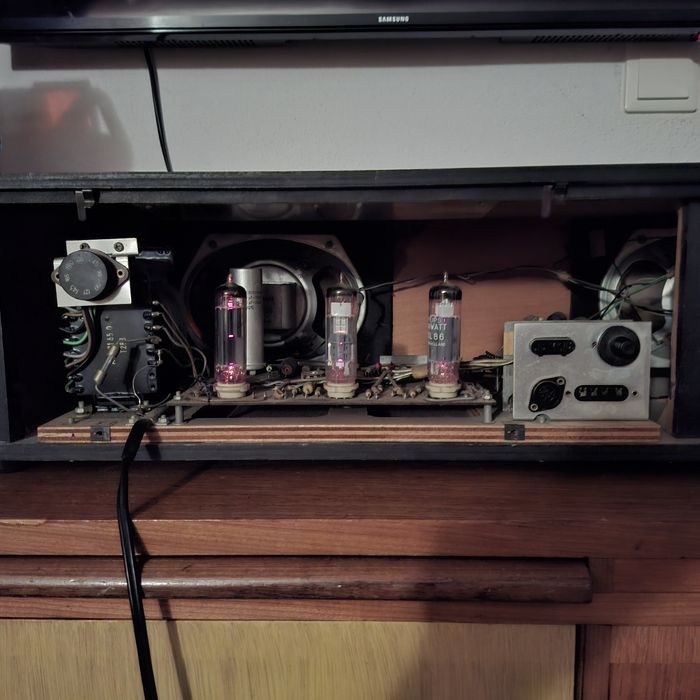 Amplificator pe lămpi Philips