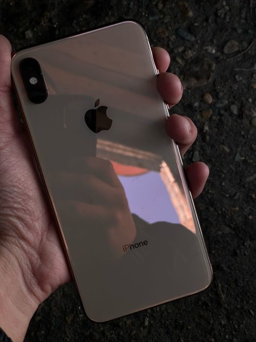Продам iPhone XS Max