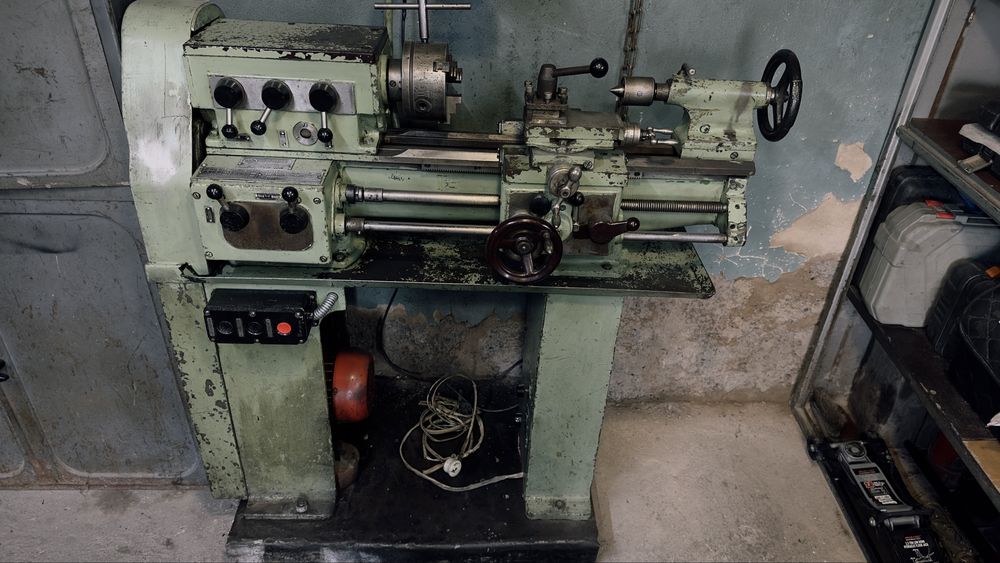 Продам станок токарный ТВ-4