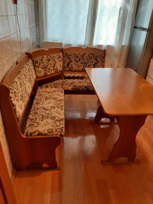 Срочно продам кухонный уголок б/ у торг