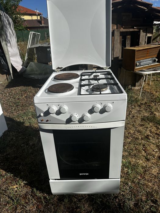 Продавам готварска печка Gorenje и пералня Whirlpool