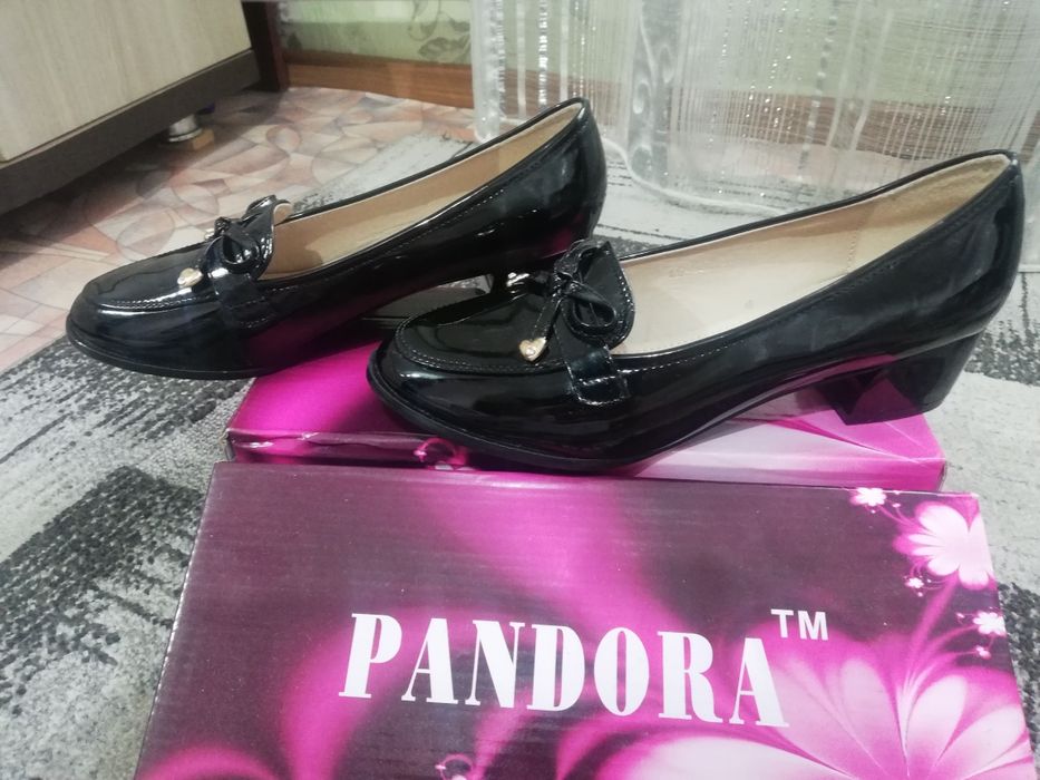 Продам женскую обувь