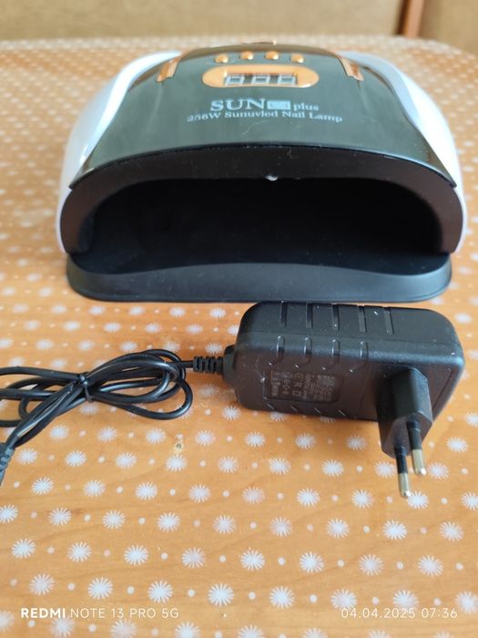 Продам лампу для маникюра.