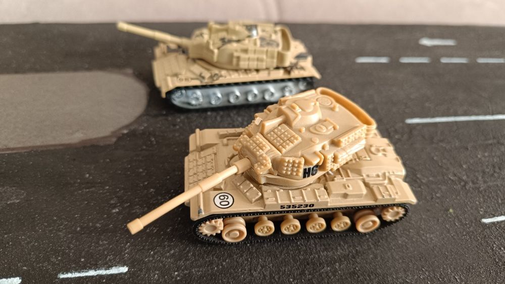 Tanc macheta metalica roti 1:87