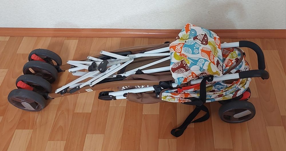 Продам коляску прогулочную