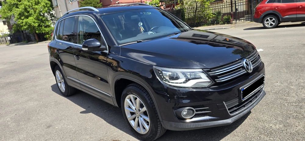 Volkswagen Tiguan Volkswagen Tiguan 2.0 TDI DSG 4x4• TVA deductibil • Navigație •