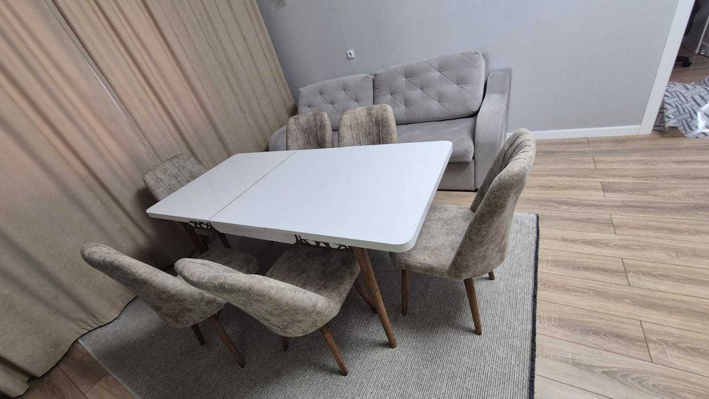 Срочно продам стол со стульями