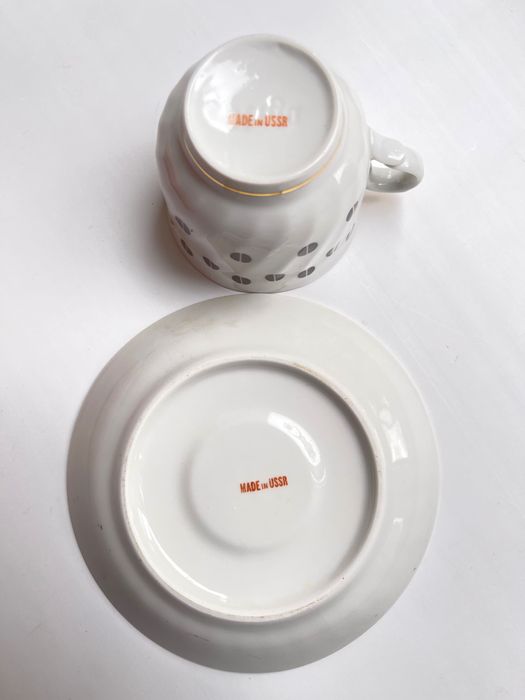 Чашки кофейные с блюдцами