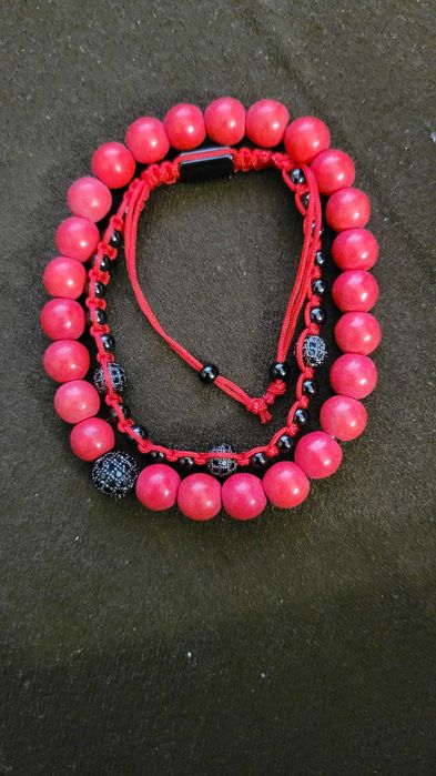Двойна гривна от естествени камъни червен корал и хематит