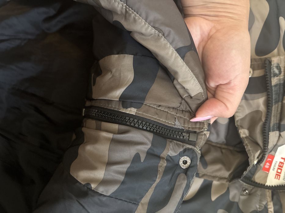 Продам женскую куртку