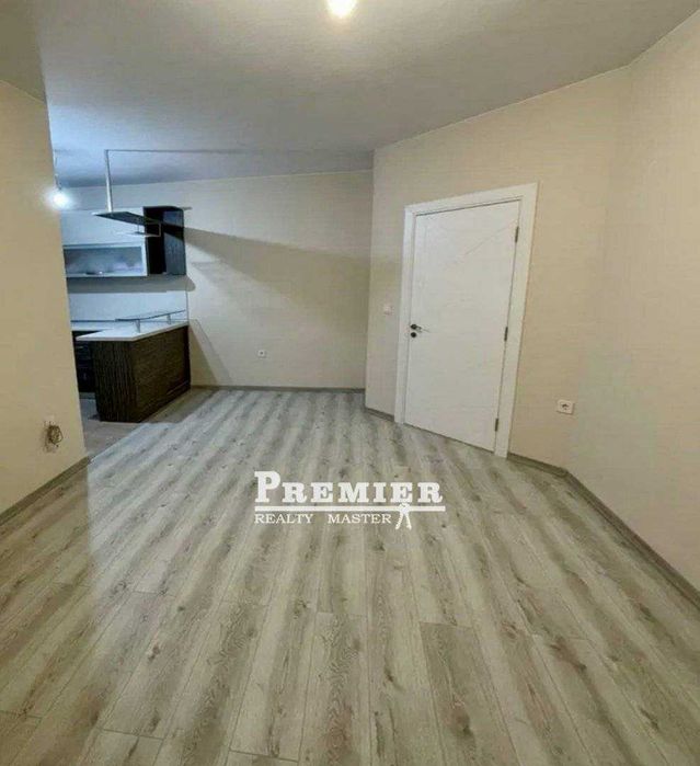 Дава се под наем Двустаен апартамент в Бургас, Лазур - 70 кв.м за 149121.96 € - Снимка #1