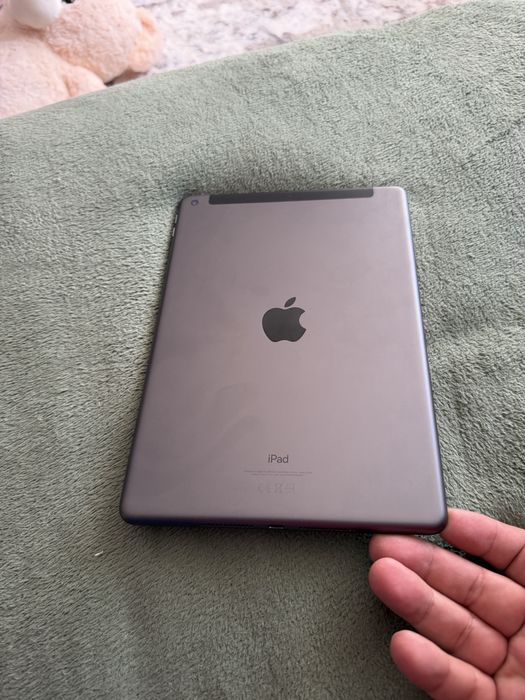 Tableta  Apple iPad Gen7 32gb 2019  gsm + husa Logitech Slim Folio