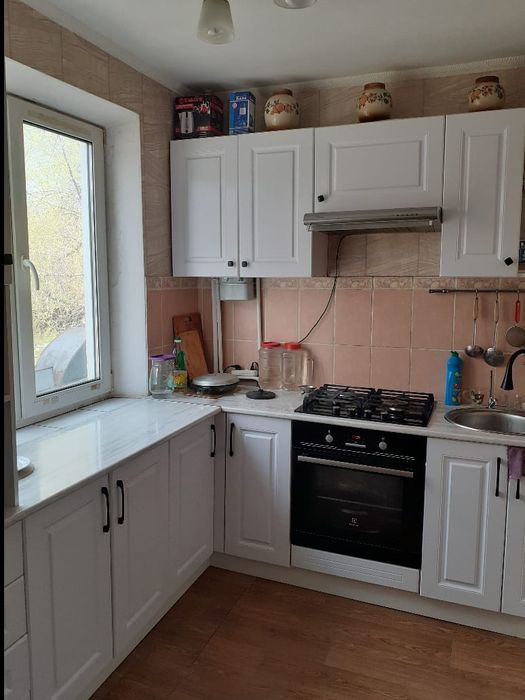 Продам 3 в районе Аптеки по Абая