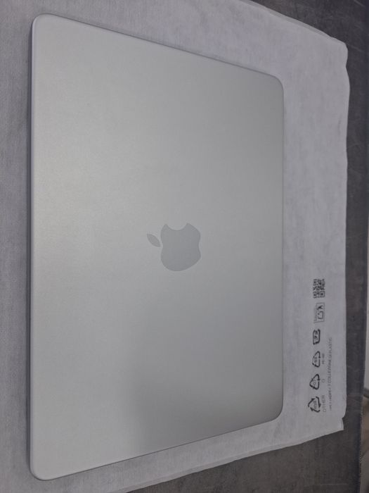 Macbook neo 8/256 6 sikl