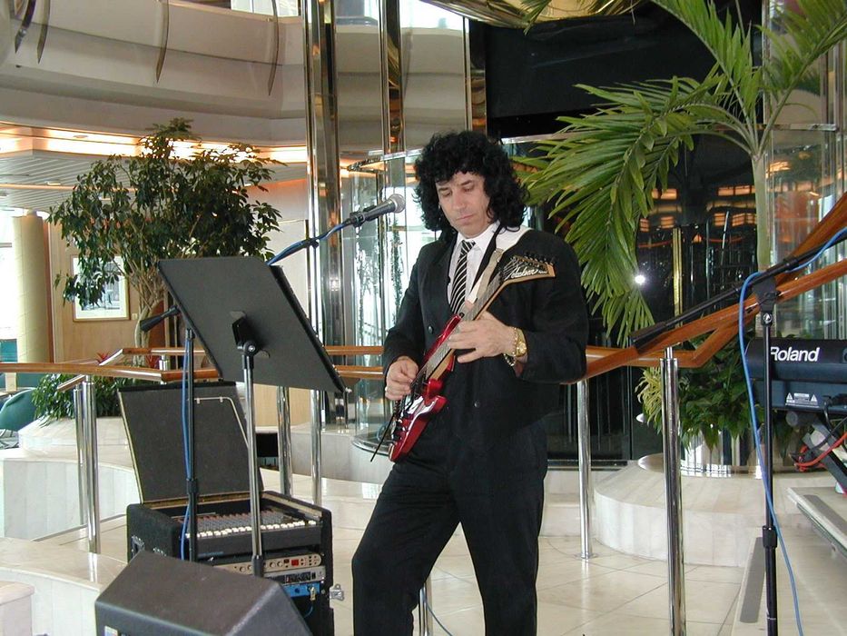 Професионално озвучаване на сватби,балове и всякакви весели поводи