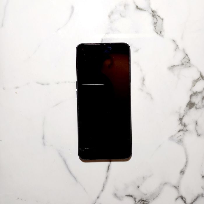 Oppo A72 128GB, рабочий, всё работает, срочно продам.