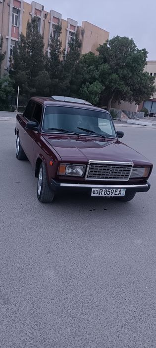 Vaz2107 sotiladi 2000yil holati ideal matori karobka zadnimost yangi