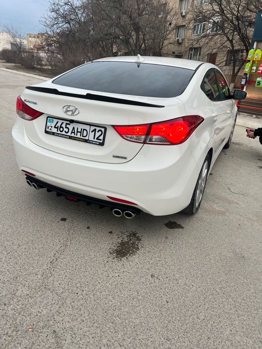 Hyundai Elantra 2012