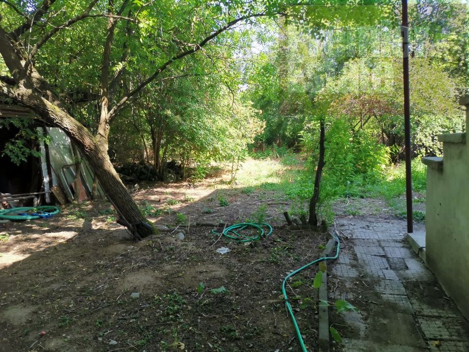 Къща само на 8 км. от Пловдив,,село Крислово, област Пловдив