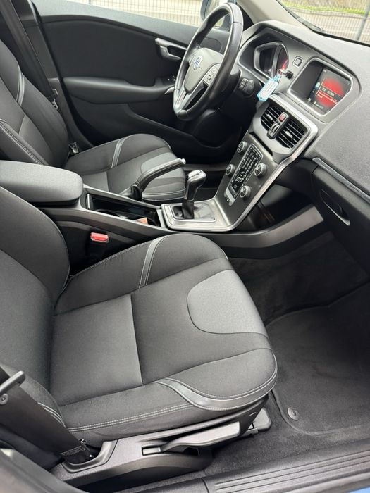 VOLVO V40 2.0 D2 Panorama