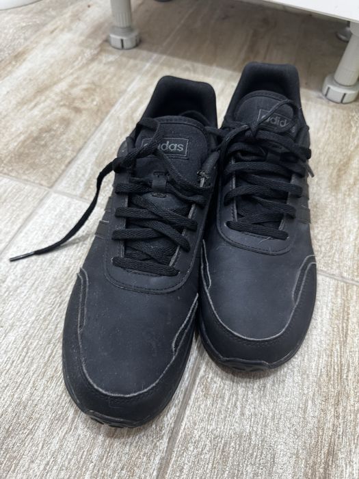 Adidas 39 1/3 отлични