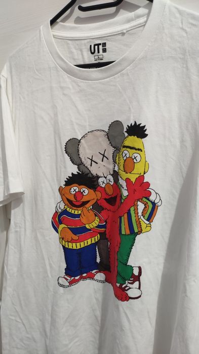 Uniqlo x KAWS x Sesame street L size мъжка тениска
